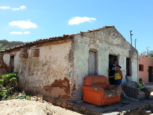 Morando em casas antigas, habitantes de Pedra Preta temem abalos sísmicos (Foto: Jorge Talmon/G1)