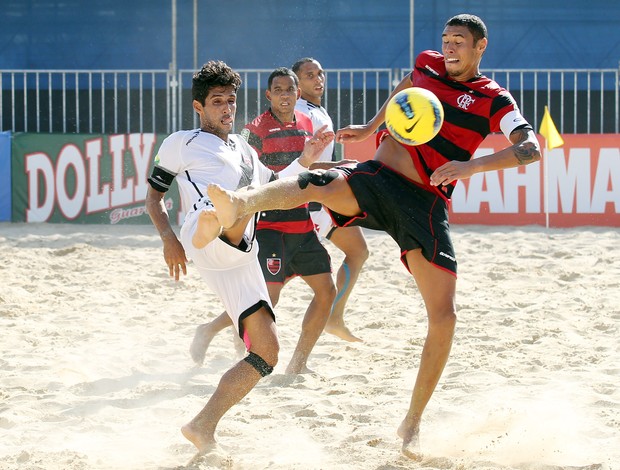 Jorginho e Casé Vasco Flamengo futebol de areia (Foto: Wander Roberto/Inovafoto)